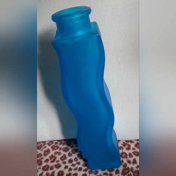 IKEA Skämt Frosted Glass Blue Wavy Bud Flower Vase Squiggle Wave Shape Retro - Picture 1 of 7